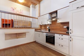 Refrigerador, horno, placa de cocina, lavavajillas