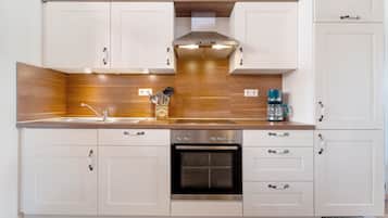 Refrigerador, horno, placa de cocina, lavavajillas