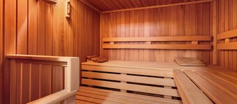 Apartment 'Ferienwohnung Kirsche' with Shared Garden, Balcony and Wi-Fi