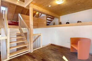 Interior - Apartment 'Ferienwohnung Kirsche' with Shared Garden, Balcony and Wi-Fi (Appenweier)