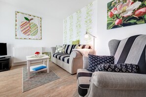 Télévision, lecteur de DVD, chaîne hi-fi