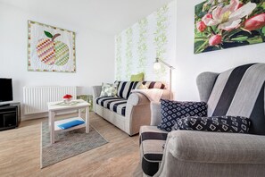 Fernseher, DVD-Player, Stereoanlage