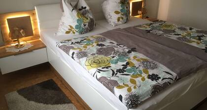 Ferienwohnung Petryk" mit privater Terrasse, privatem Garten und WLAN