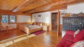 Télévision, lecteur de DVD, table de tennis de table