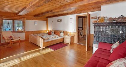Holiday Apartment 'Bauernhaus' with Balcony and Wi-Fi
