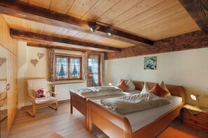 2 bedrooms, free WiFi, bed sheets