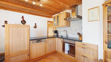 Kühlschrank, Ofen, Herdplatte, Geschirrspüler