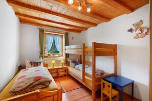 2 bedrooms, free WiFi, bed sheets - Apartment 'Talblick' with Private Terrace and Wi-Fi (Hornberg)