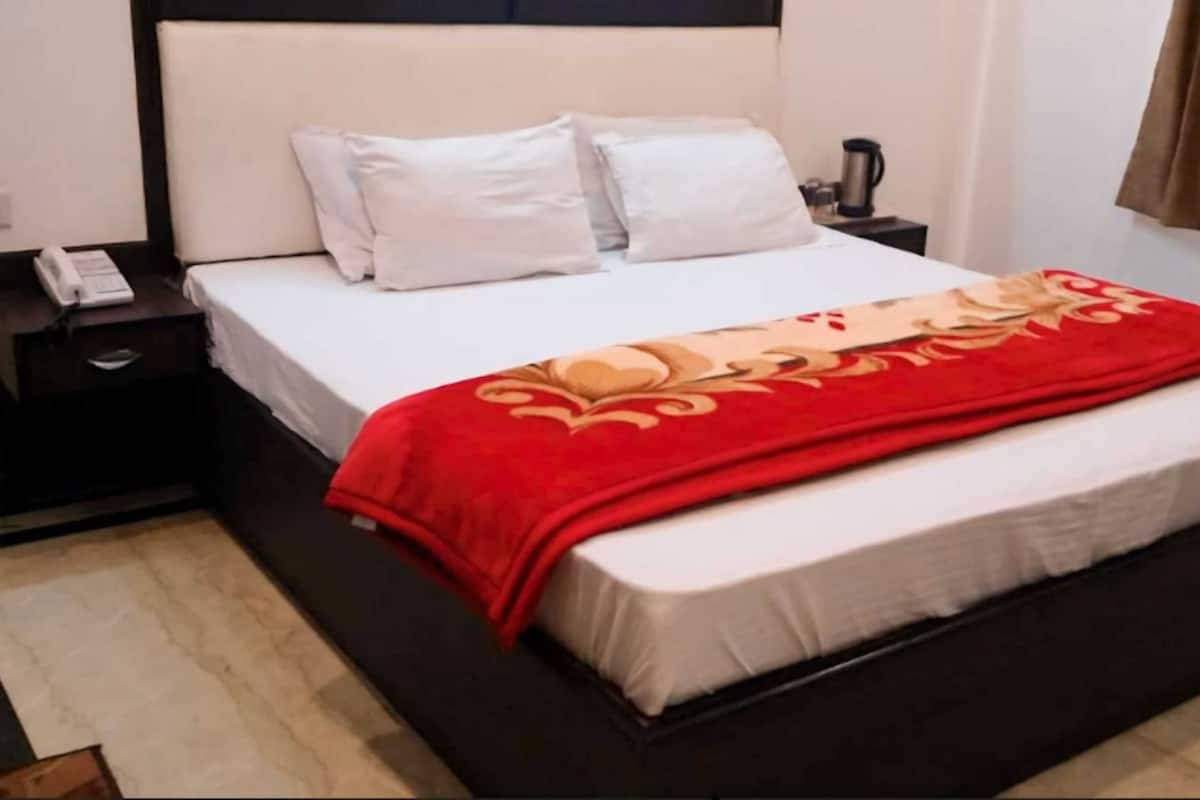 Kamar Deluks | Brankas, meja kerja, ruang kerja ramah laptop, dan Wi-Fi gratis