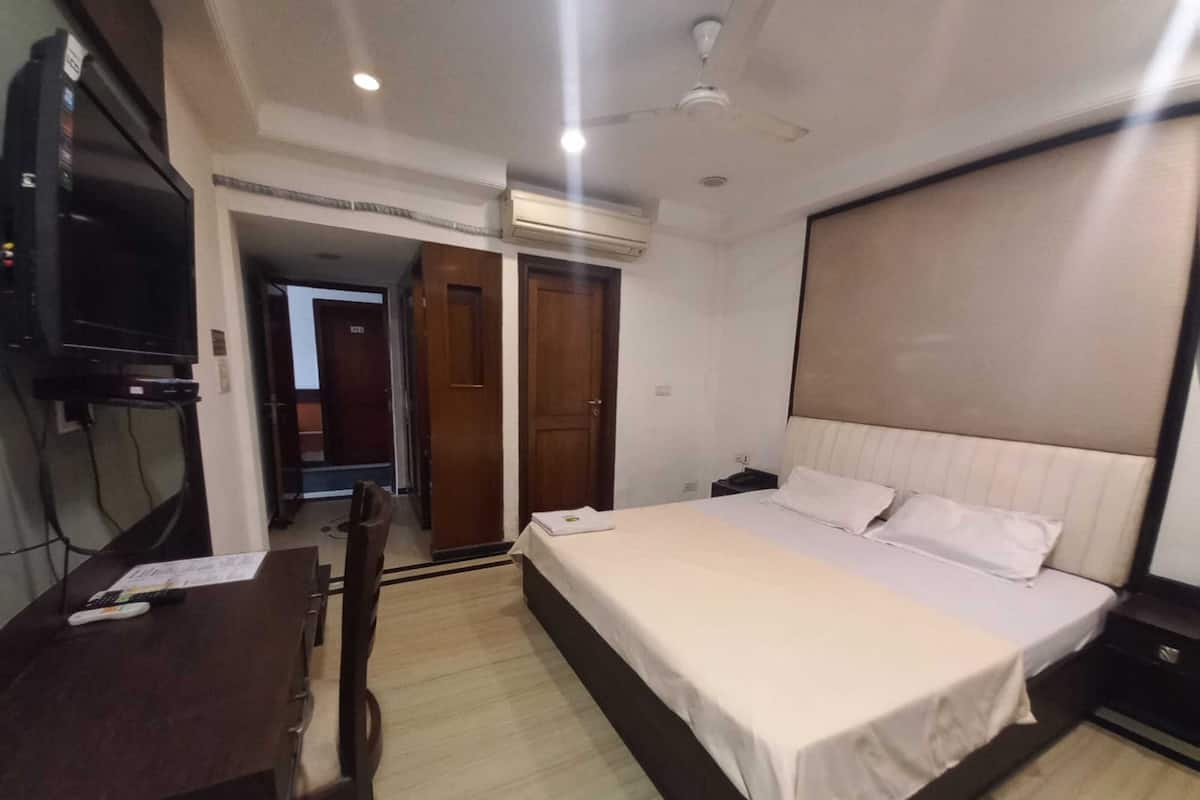Kamar Superior | Brankas, meja kerja, ruang kerja ramah laptop, dan Wi-Fi gratis