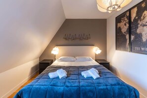 5 bedrooms, iron/ironing board, travel crib, free WiFi