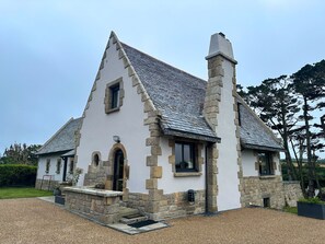 المنشأة من الخارج