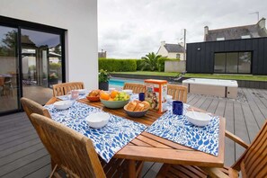 Outdoor dining - Eor Glas - Villa with pool and spa near the sea (Ploudalmézeau)