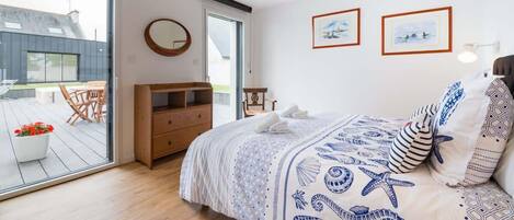 5 dormitoris, planxa i posts de planxar, wifi gratuïta i roba de llit