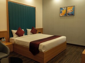 Desk, laptop workspace, blackout drapes, iron/ironing board - Pravasa Stay Near Luv Kush Square (Sanwer)