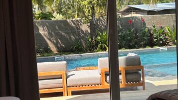 5 bedrooms, Egyptian cotton sheets, premium bedding, down duvets