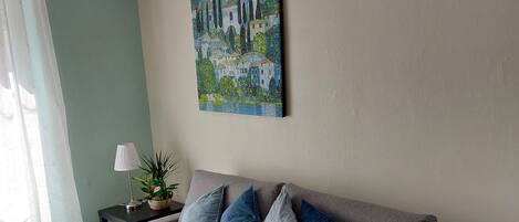 Smart TV, books