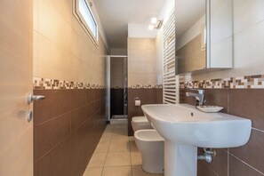 Douche, bidet