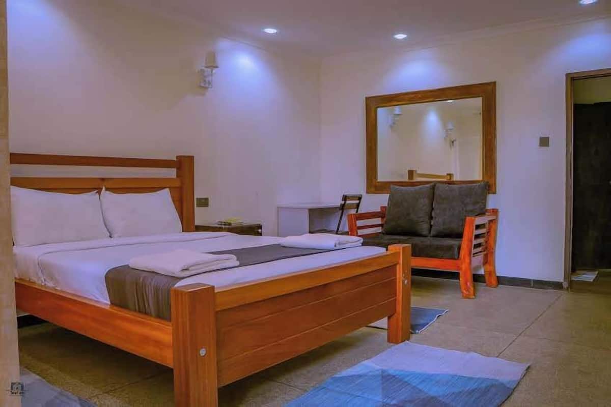 Standard Studio, Balcony, Garden View | Desk, laptop workspace, iron/ironing board, free WiFi