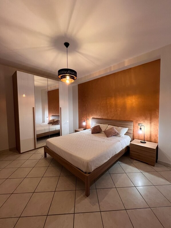 2 makuuhuonetta, silitysrauta/-lauta, Wi-Fi, vuodevaatteet