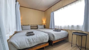 Chambre Ăconomique avec lits jumeaux | Bureau, Wi-Fi gratuit, draps fournis