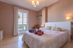 3 bedrooms, free WiFi, bed sheets