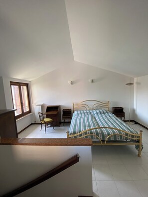 4 chambres, fer et planche Ă repasser, Wi-Fi, literie fournie