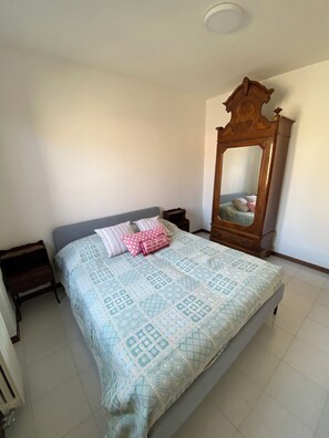 4 soverom, strykejern/-brett, wi-fi og sengetøy