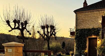 Newly renovated garden apartment, fitted kitchen, Italian shower