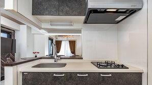 Electric kettle, toaster, rice cooker, eco-friendly cleaning products - SeRENO Shinmachi 801 (Osaka)