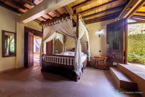 2 bedrooms, in-room safe, travel crib, free WiFi - Villa Seahorse, Bali - Lovina Beach Poolvilla, 2BR Joglo! (Buleleng)