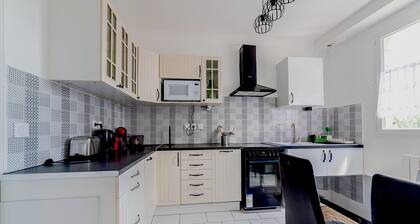 Cosy Modern Apartment