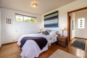 3 bedrooms, iron/ironing board, free WiFi, bed sheets - Welcome on Wilma by Waiheke Pure - Central location, hot tub, vineyard views (Auckland)