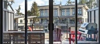 The Beach House at Saratoga: Oceanfront Escape