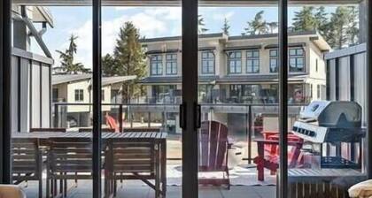 The Beach House at Saratoga: Oceanfront Escape