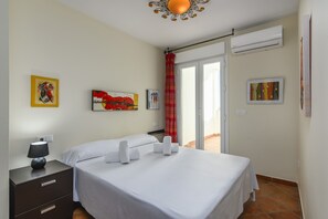 2 dormitorios, tabla de planchar con plancha, wifi gratis y ropa de cama