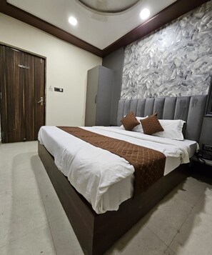 Royal Room | Free WiFi, bed sheets - Hotel Kingsway Ajmer (Ajmer)
