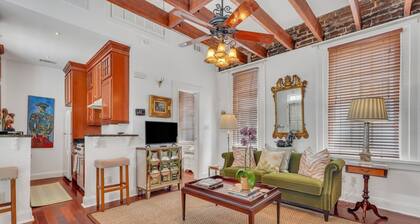 Charming Monterey Square Carriage House