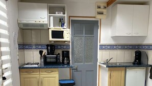茶具/咖啡用具、冰箱、微波炉、烤面包机