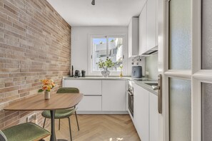 Fridge, microwave, oven, dishwasher - Marbella Real Golden Mile - 4 Bedroom Apartment (Marbella)