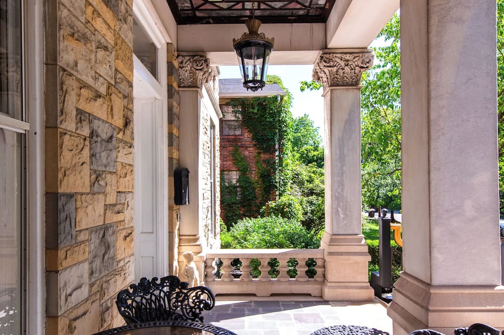 Central Park Bed & Breakfast