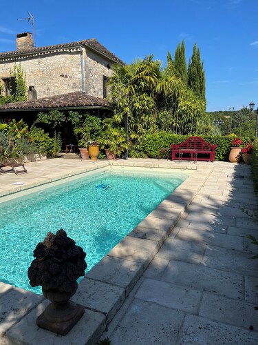 Appartement de Charme Dans une Propriété Campagnarde et une Région Touristique