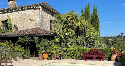 Appartement de Charme Dans une Propriété Campagnarde et une Région Touristique