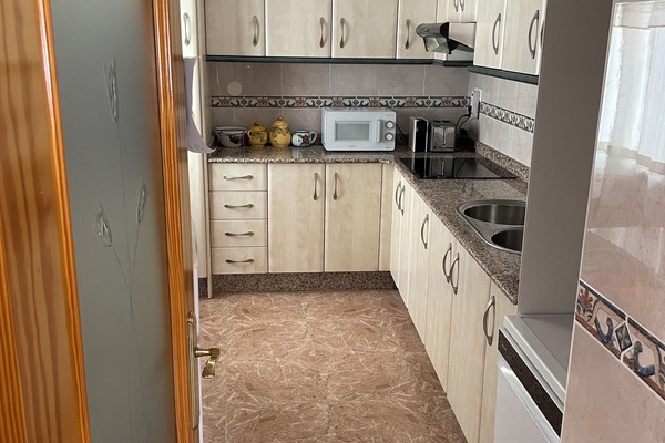 Frigorífico, microondas, lavavajillas y tostadora