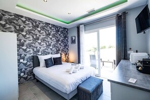 6 habitaciones, tabla de planchar con plancha y wifi gratis 