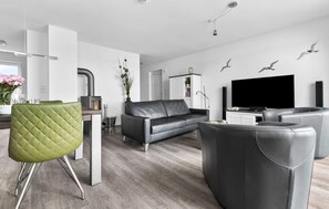 Smart-TV og peis