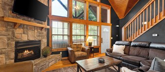Rustic Cabin with 4 Master Suites by SDC!