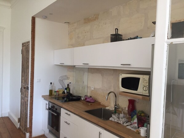 Mikrowelle, Ofen, Herdplatte, Geschirrspüler