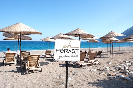 Playa privada en los alrededores, traslado desde/hacia la playa gratis