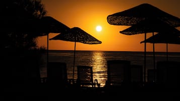 Private beach nearby, free beach shuttle, sun-loungers, beach umbrellas